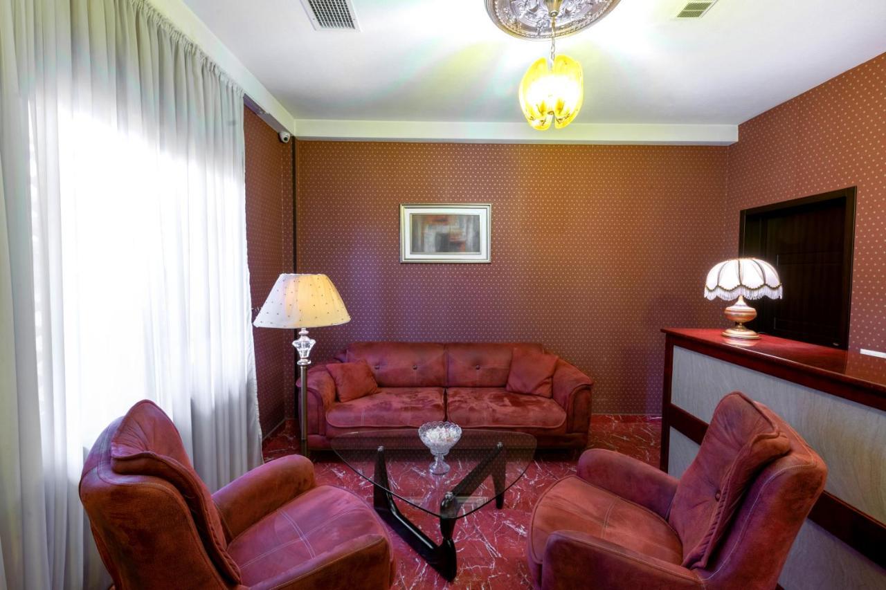 - Granada - Boutique Hotel - Tbilisi - Zewnętrze zdjęcie